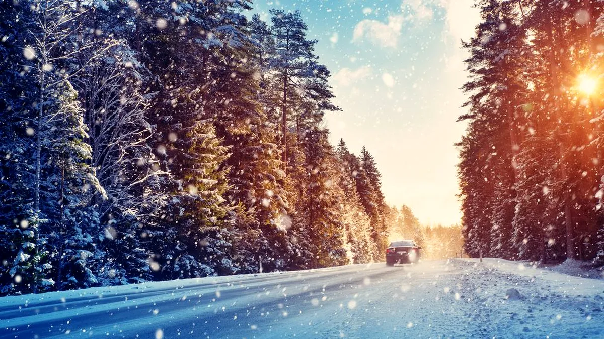 Spaima șoferilor: drumurile acoperite de zăpadă și viteza