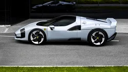 Ferrari SC40 câștigă Red Dot: Best of the Best 2026. Primul model Ferrari One-Off premiat la acest nivel