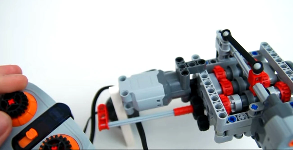 Cineva a făcut o cutie de viteze funcţională din Lego – VIDEO