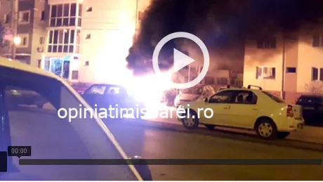 Locatarii au filmat dezastrul. Două autospeciale s-au luptat cu nenorocirea