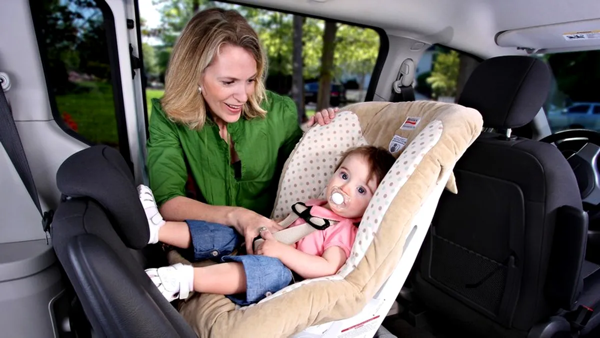 Ghid de scaune auto pentru copii: reguli şi recomandări