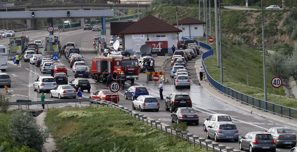 Taxa de pod Feteşti – tot ce trebuie să ştii despre plata taxei de pod: lista benzinăriilor, ghid plată prin SMS, precizări importante