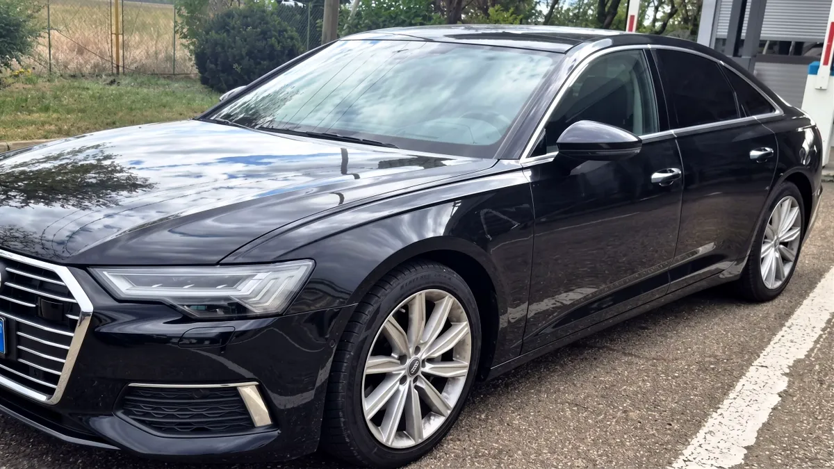 Tânăr de 25 de ani, rămas fără bolidul Audi A6 pe care susține că a dat 29.000 de euro. Mașina, căutată de autoritățile din Franța ca probă penală