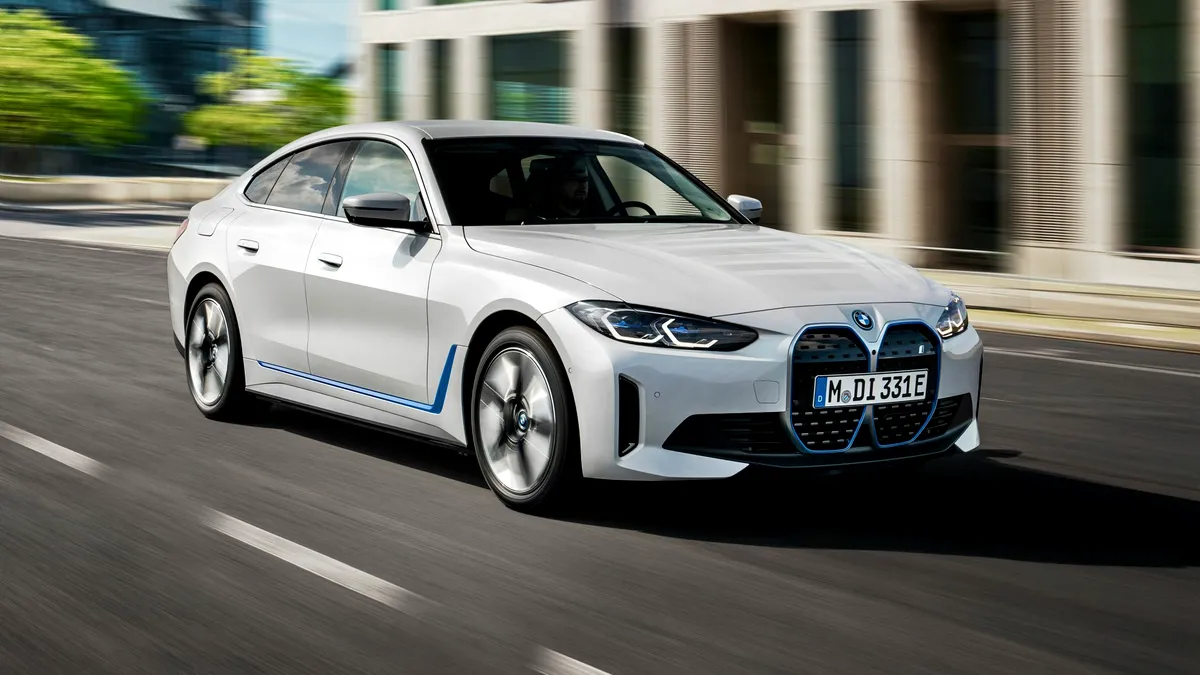 BMW introduce o nouă versiune entry-level pentru electricul i4