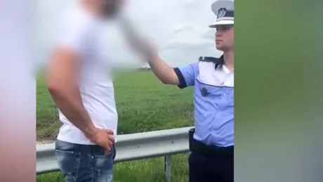 Un şofer prins băut la volan a leşinat în timp ce sufla în etilotest - VIDEO