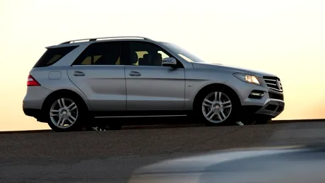 Proprietarul unui Mercedes-Benz s-a trezit cu mașina furată. Dotarea ”vulnerabilă” care le-a dat mână liberă hoților