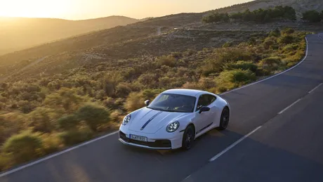 Porsche actualizează versiunea 911 destinată puriștilor. 911 Carrera T facelift este disponibil doar cu transmisie manuală