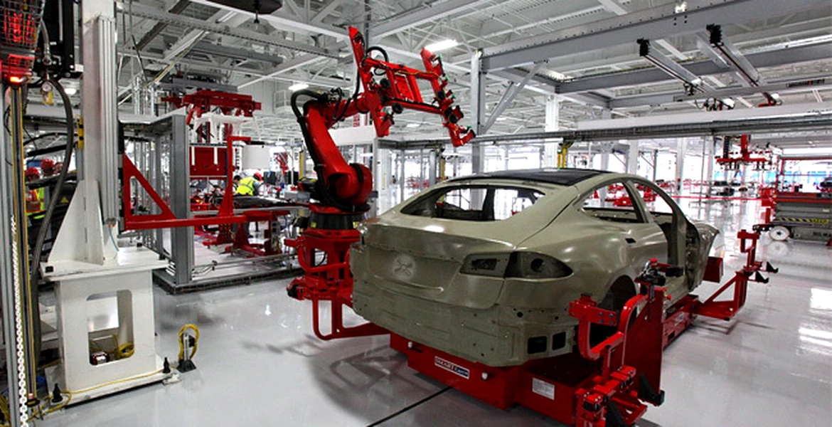 Câte maşini produce zilnic Tesla