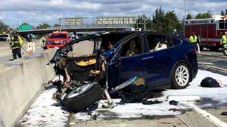 Cine este vinovat în cazul inginerului mort în urma unui accident în timp ce Tesla lui rula pe Autopilot?