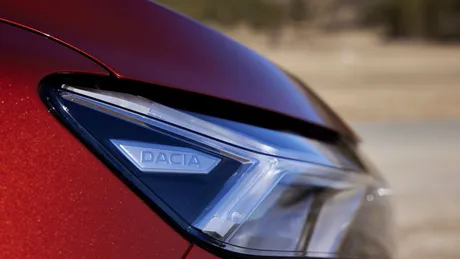 Care va fi prima mașină Dacia dotată cu motorizare full hibridă și când apare pe piață - VIDEO