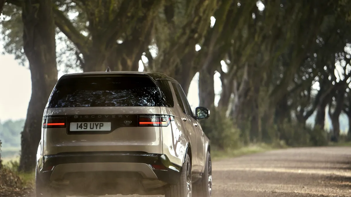 Noul Land Rover Discovery: cel mai versatil SUV premium cu șapte locuri
