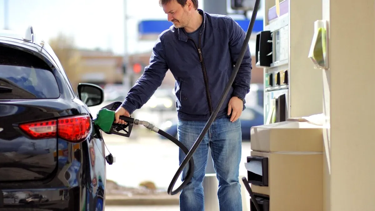 Ministrul Energiei: Acciza la carburanți ar putea fi redusă. Ce alte măsuri analizează Guvernul în acest moment