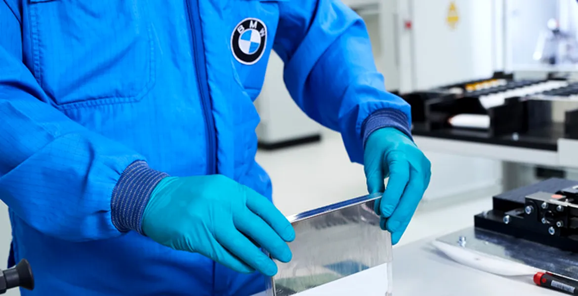 BMW face o investiţie majoră şi intră în lupta cu Tesla