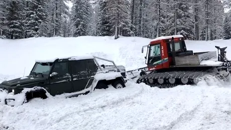 Mercedes G63 6x6 are un motor cât Casa Poporului şi este de neoprit - VIDEO