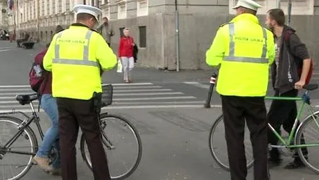 Ce spun poliţiştii despre ideea ca bicicliştii să circule pe linia de tramvai 
