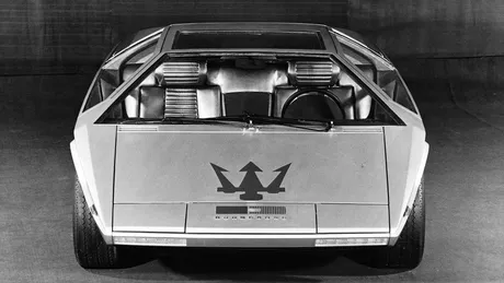 Maserati Boomerang împlinește 50 de ani. Look-ul său este sinonim cu puterea și viteza