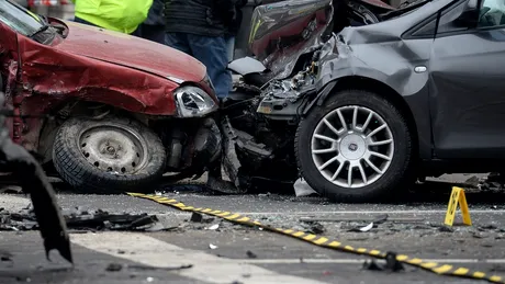 Cartea de Salvare la Bord te ajută în caz de accident. Cum o poţi obţine gratuit de pe internet şi ce trebuie să faci cu ea