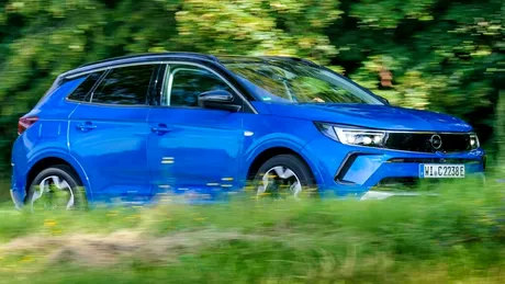 Test drive Opel Grandland: SUV-ulețul german rămâne în continuare un familist