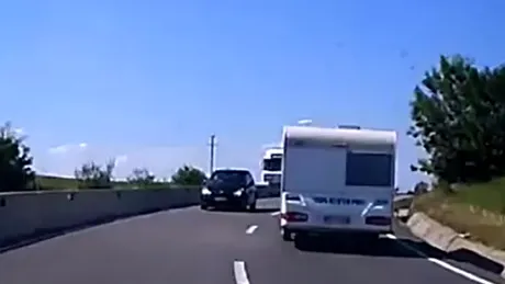 O mașină care circula pe contrasens a fost evitată în ultima secundă - VIDEO
