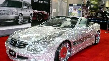 Mercedes SL tapetat cu cristale Swarowski!