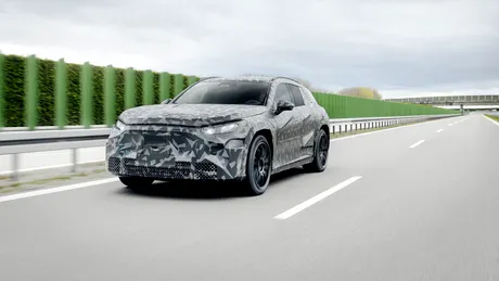Mercedes-AMG dezvăluie prima imagine cu viitorul SUV de performanță. Modelul electric va produce peste 1.000 CP
