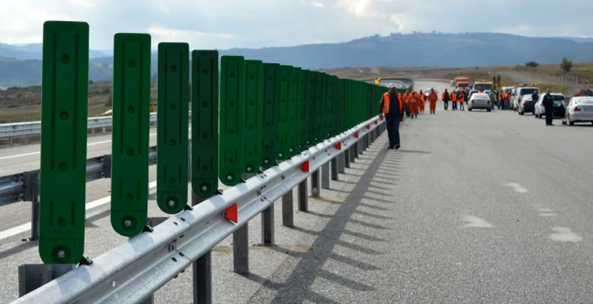 După un an de la ruşine, un sector de autostradă se redeschide – VIDEO