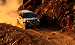 Land Rover Defender urmează să primească un motor V8 twin-turbo cu tehnologie mild-hybrid