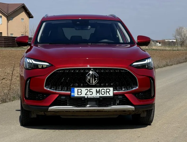 SUV-ul hibrid cu 258 CP și interior de Maserati – Cât costă noul MG eHS în România? – VIDEO