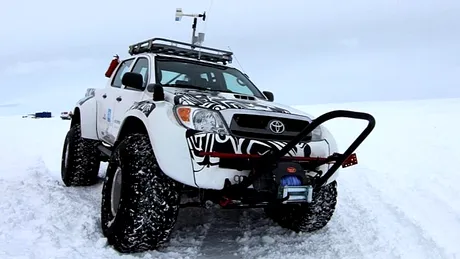 Spre cucerirea Antarcticii, cu Toyota Hilux
