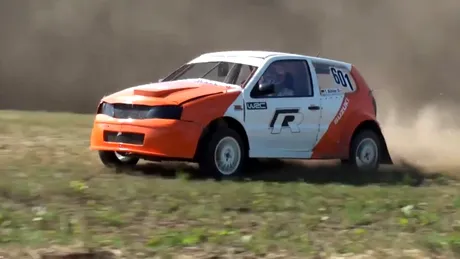 VIDEO: VW Polo cu două motoare sub capotă, pus la treabă