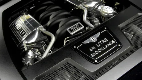 Bentley ajunge cu V8-ul la 50 de ani
