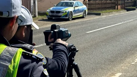 Un bărbat a fost prins beat de trei ori în patru ore. Prima dată era pe bicicletă, apoi a urcat de două ori la volan