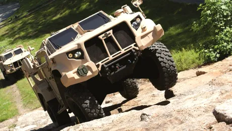 Oshkosh JLTV este noul „Humvee” şi, probabil, următoarea maşină a lui Schwarzenegger