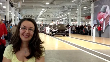 VIDEO - Românca a atras atenţia asupra problemelor maşinilor Tesla şi a fost dată afară imediat de celebrul Elon Musk