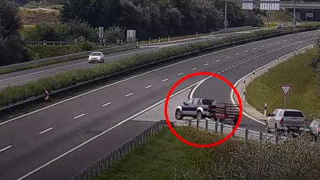 Momentul bizar în care un șofer intră pe contrasens pe autostradă - VIDEO
