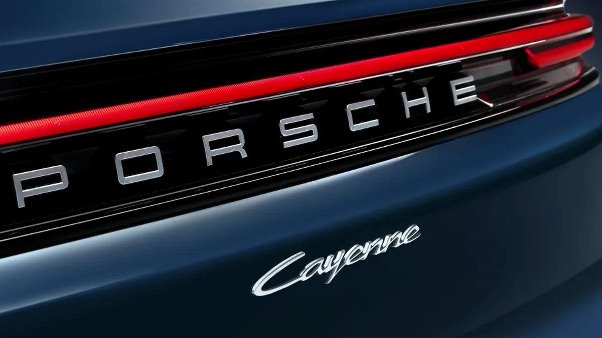 Porsche mută în Germania producția Cayenne din Slovacia. Decizia ar putea salva locuri de muncă, dar vine cu o condiție importantă