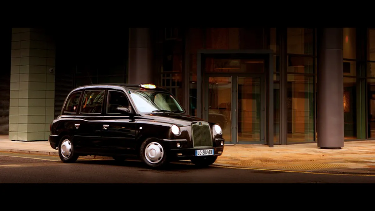 Taxiul clasic londonez se află în pericol. Ce maşini aşteaptă să îi ia locul