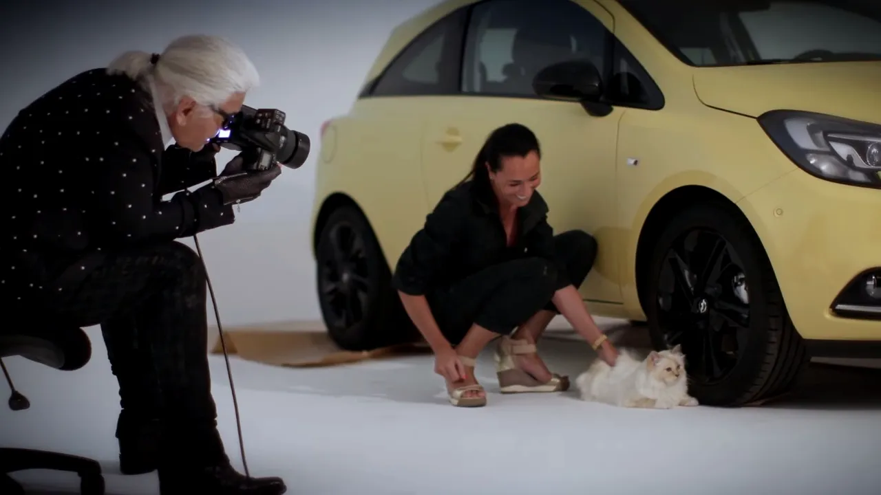 1-choupette-karl-lagerfeld-opel-corsa-promotor-front 