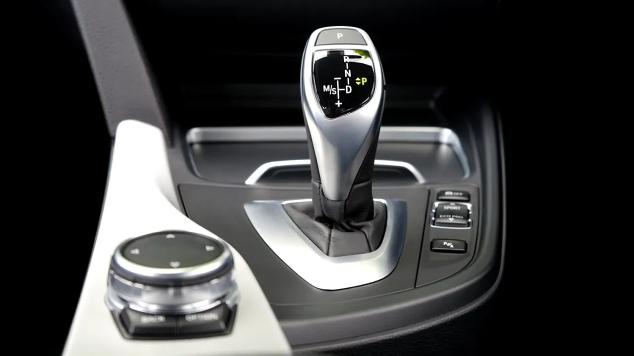 272-bad-habits-harm-automatic-transmission-1050x591 