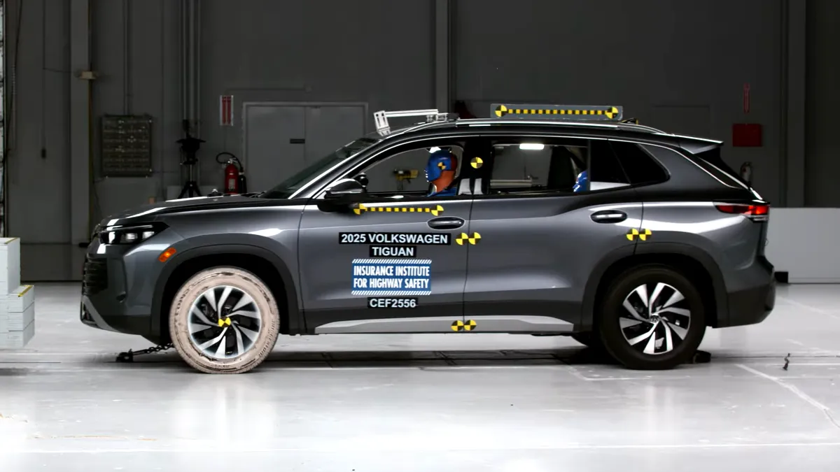 IIHS a testat Volkswagen Tiguan: cum s-a descurcat SUV-ul european în testele americane