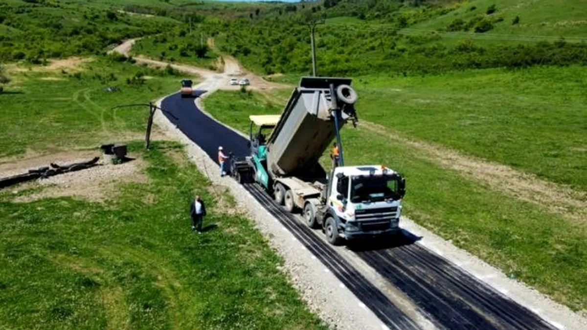 S-a reluat modernizarea unui drum din Alba care va salva două sate de la dispariție