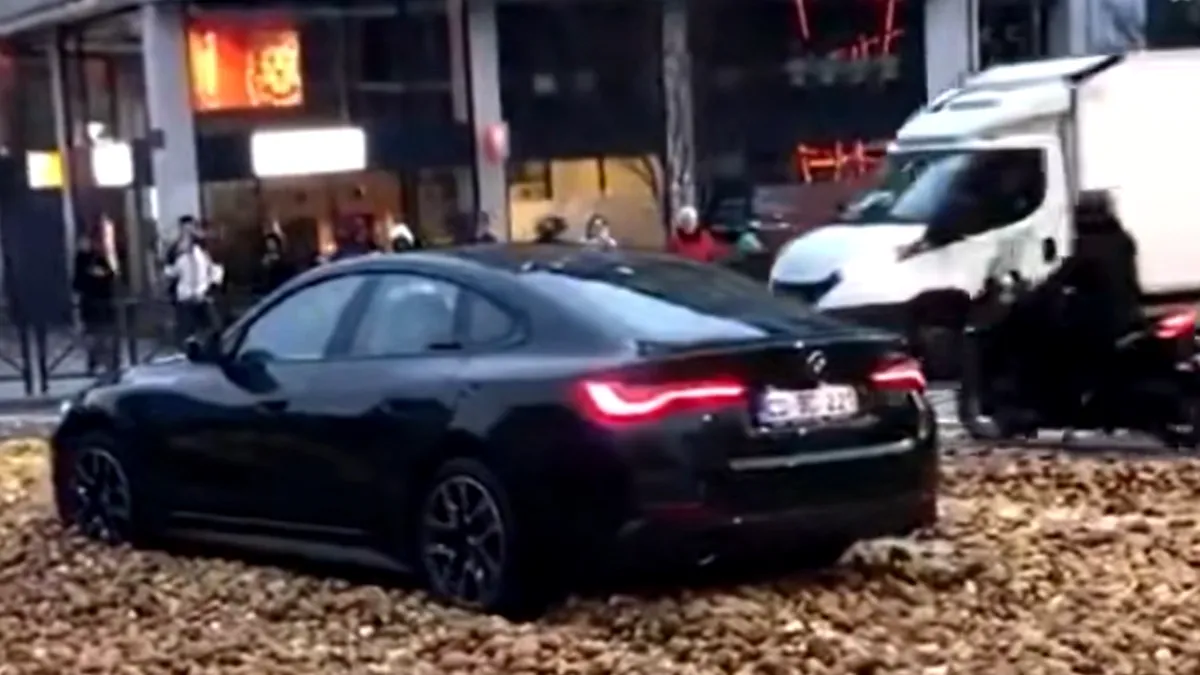 Video | Asta se întâmplă când un BMW intră într-o grămadă uriașă de cartofi