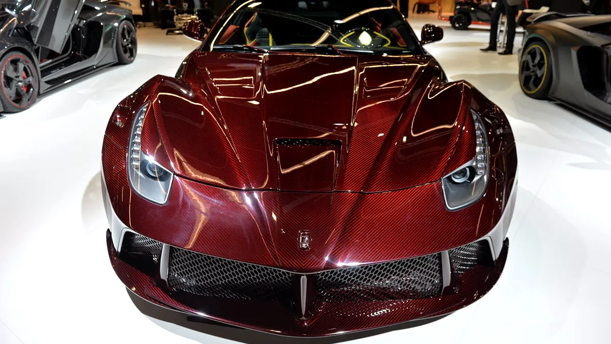 Supercarul Mansory La Revoluzione şi-a făcut apariţia la Frankfurt