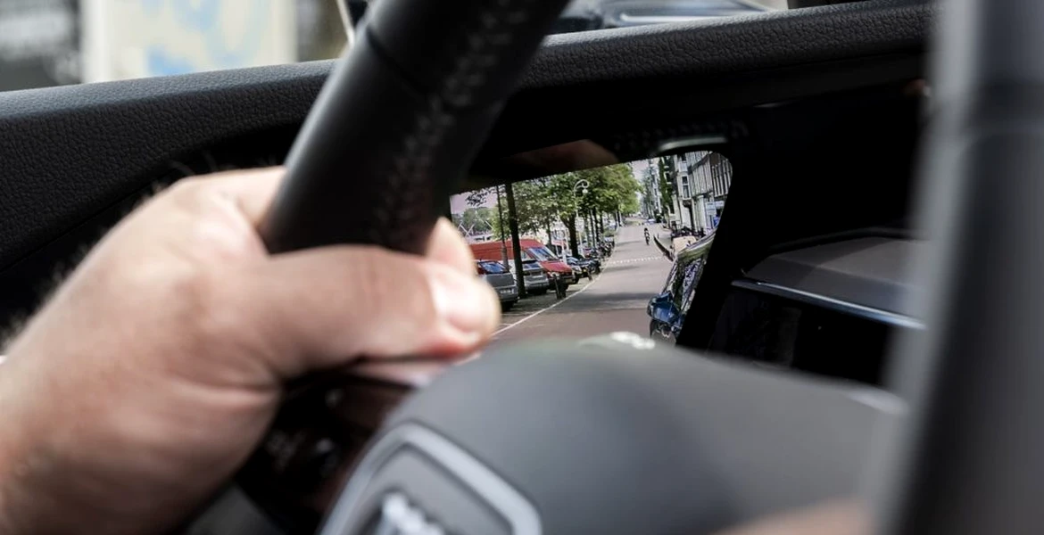 De ce nu au voie să circule în SUA maşinile care au camere video în loc de oglinzi retrovizoare?