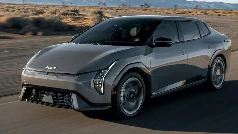Kia EV4 a intrat în producția de serie la uzina din Slovacia