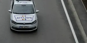 Polițist amendat și lăsat fără permis după ce a lovit cu mașina personală o autospecială de Poliție