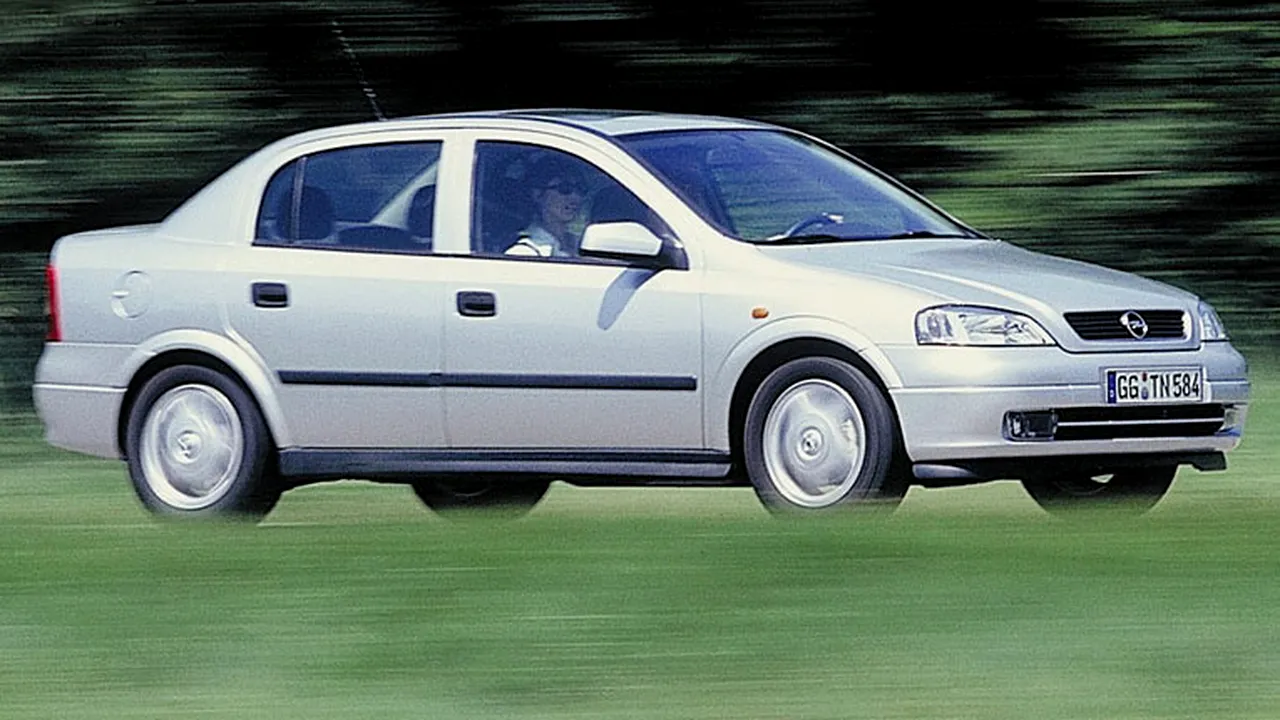1-opel-astra-classic 