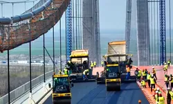 Primul strat de asfalt turnat pe podul peste Dunăre de la Brăila – Galerie foto și VIDEO