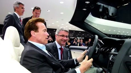 Arnold Schwarzenegger la Salonul Auto de la Geneva