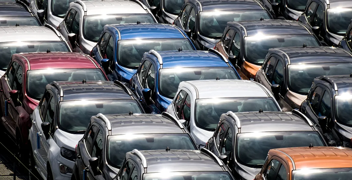 Bate vânt de criză: vânzările de mașini sunt în cădere liberă